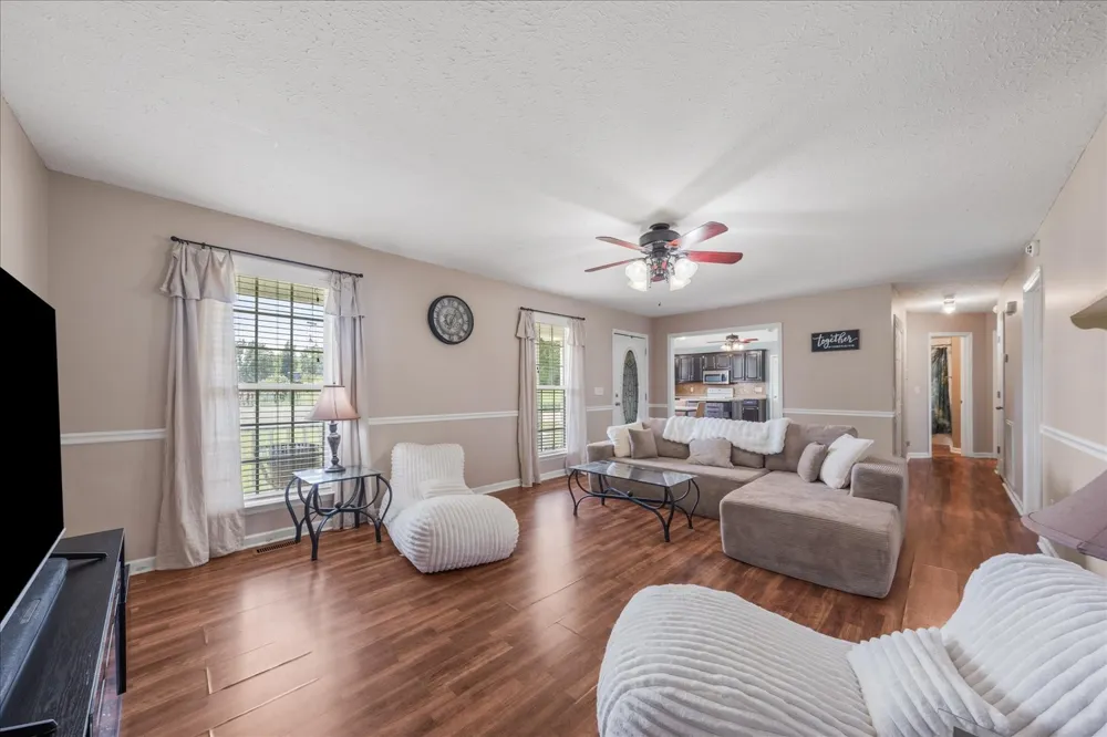 5 Summerfield Dr Fayetteville, TN 37334