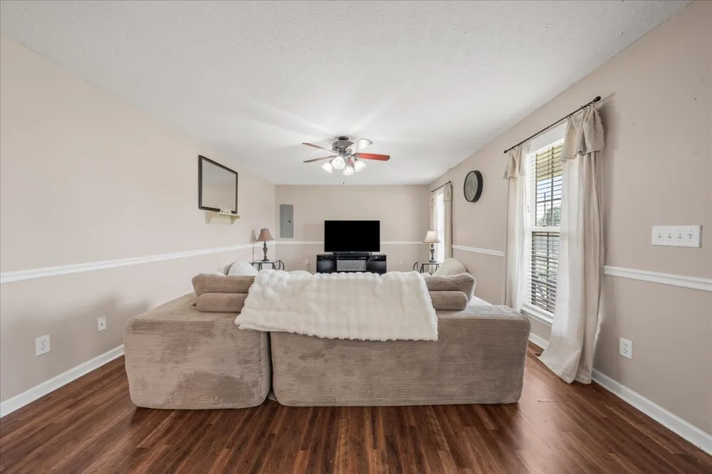5 Summerfield Dr Fayetteville, TN 37334