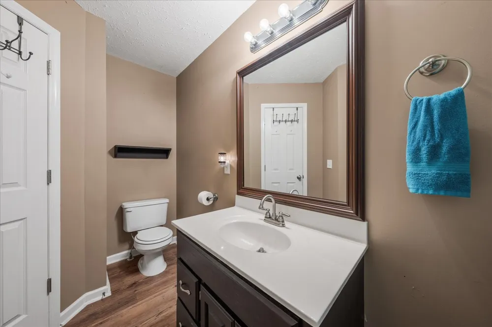 5 Summerfield Dr Fayetteville, TN 37334