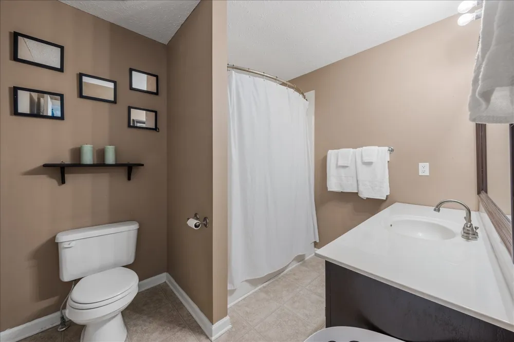 5 Summerfield Dr Fayetteville, TN 37334