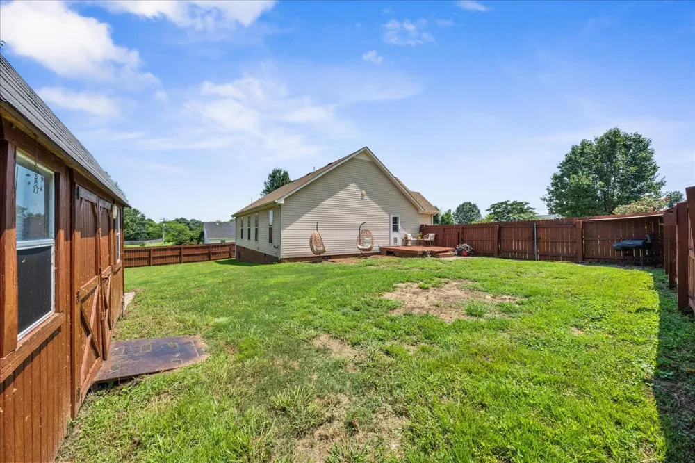5 Summerfield Dr Fayetteville, TN 37334