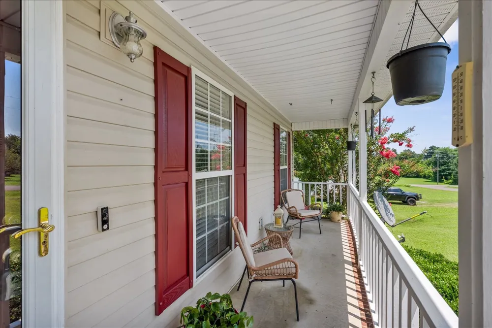 5 Summerfield Dr Fayetteville, TN 37334