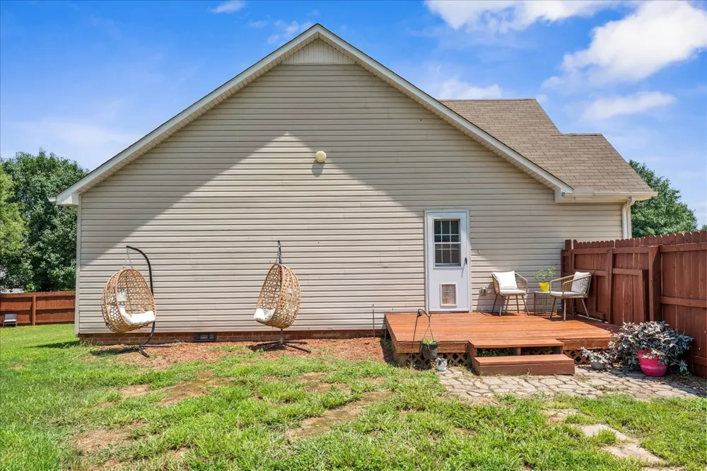 5 Summerfield Dr Fayetteville, TN 37334