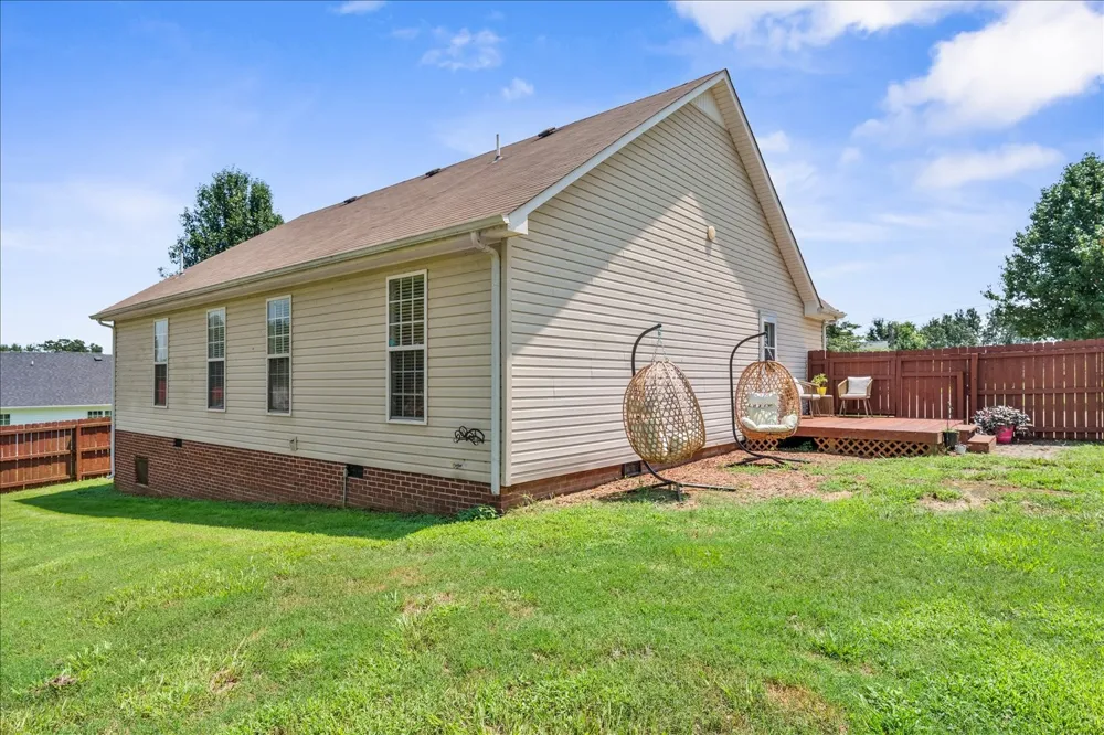 5 Summerfield Dr Fayetteville, TN 37334
