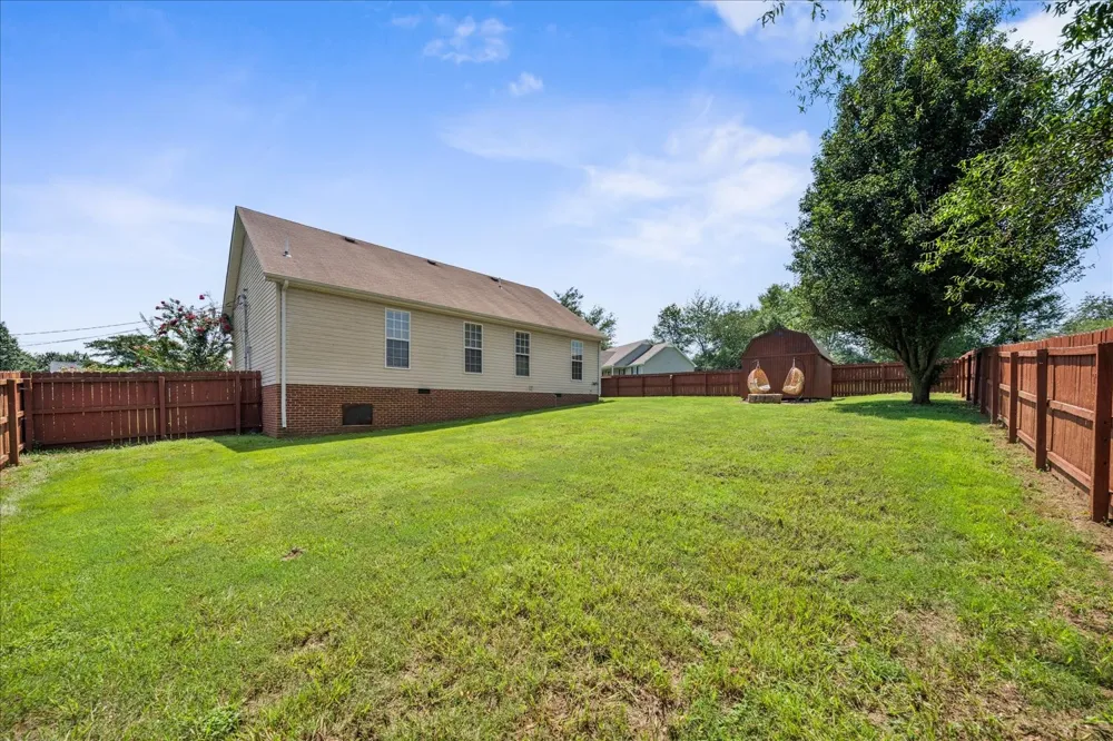 5 Summerfield Dr Fayetteville, TN 37334