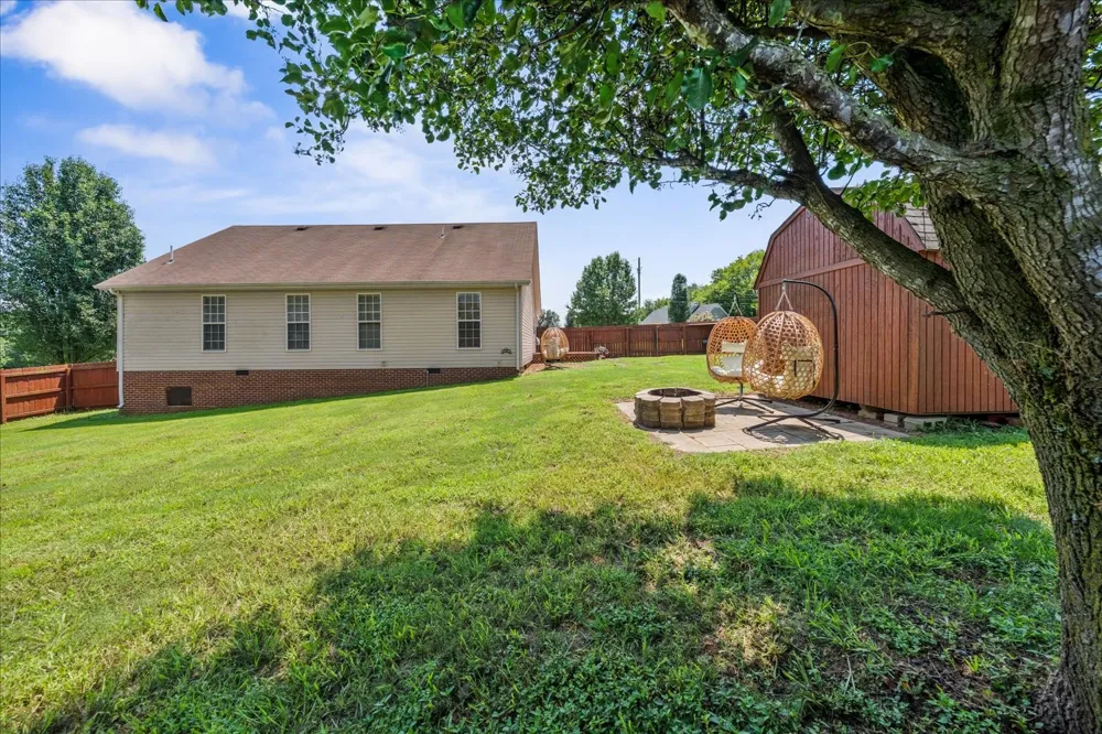 5 Summerfield Dr Fayetteville, TN 37334
