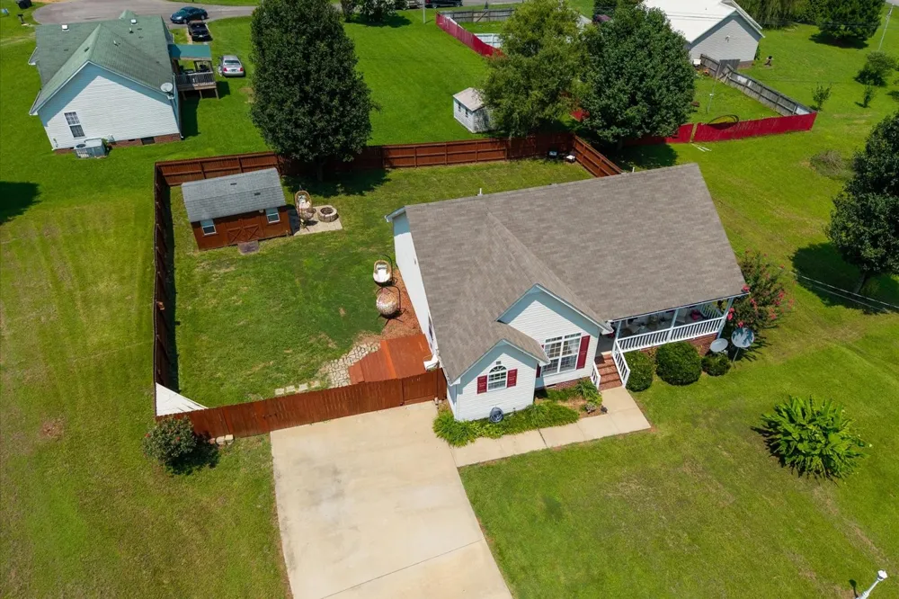 5 Summerfield Dr Fayetteville, TN 37334