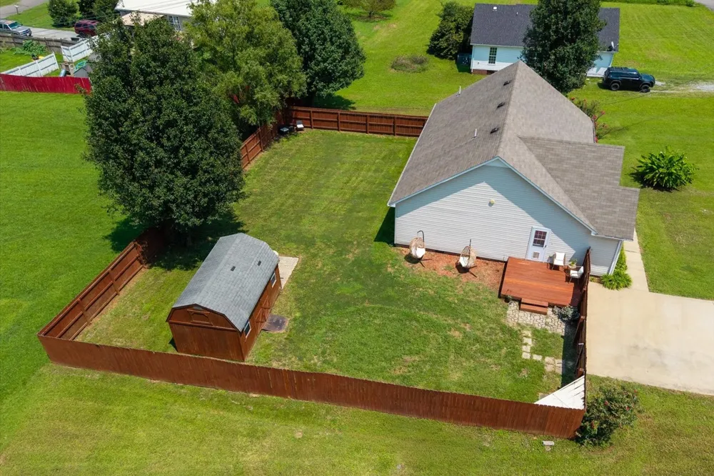 5 Summerfield Dr Fayetteville, TN 37334