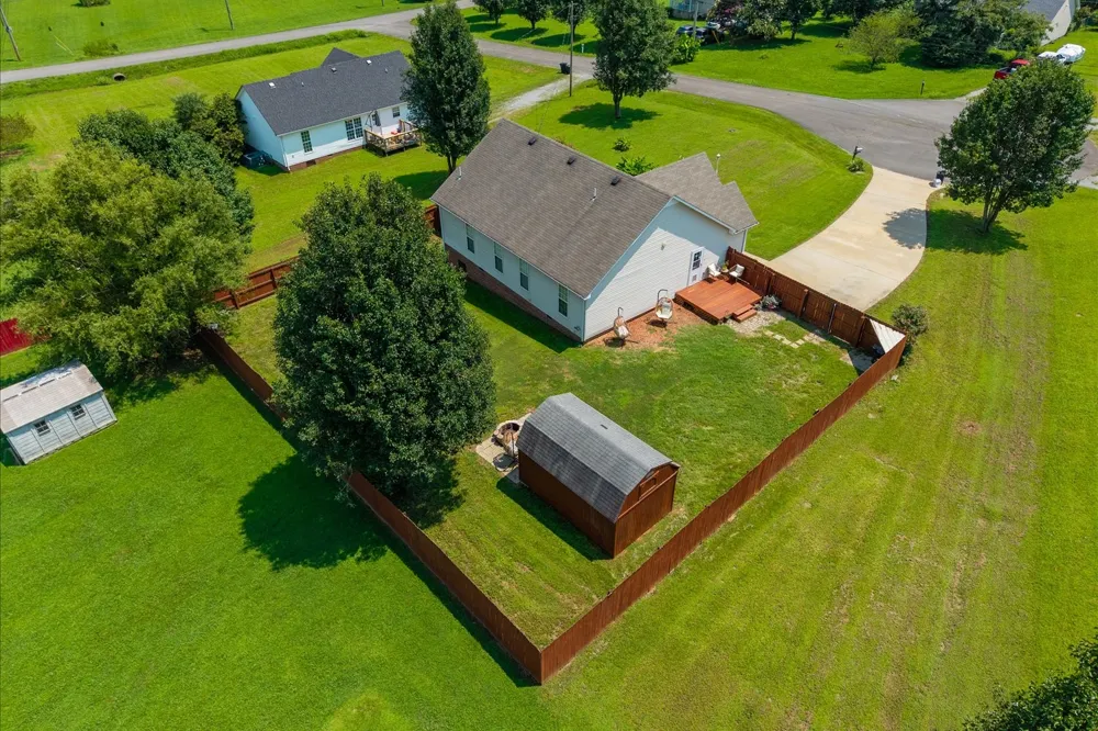 5 Summerfield Dr Fayetteville, TN 37334