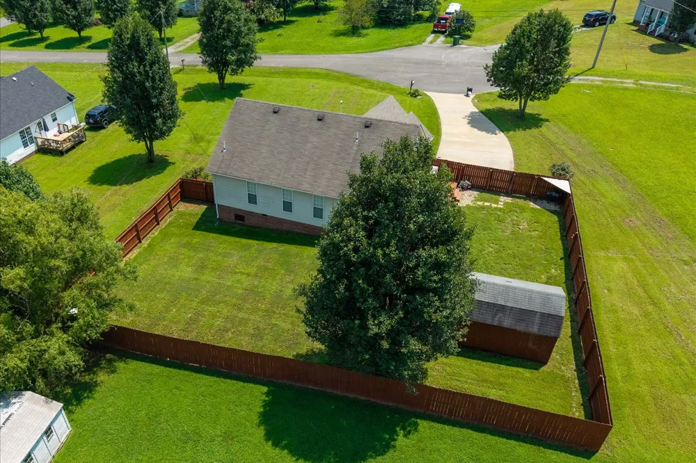 5 Summerfield Dr Fayetteville, TN 37334