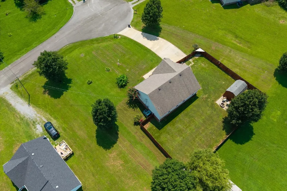 5 Summerfield Dr Fayetteville, TN 37334