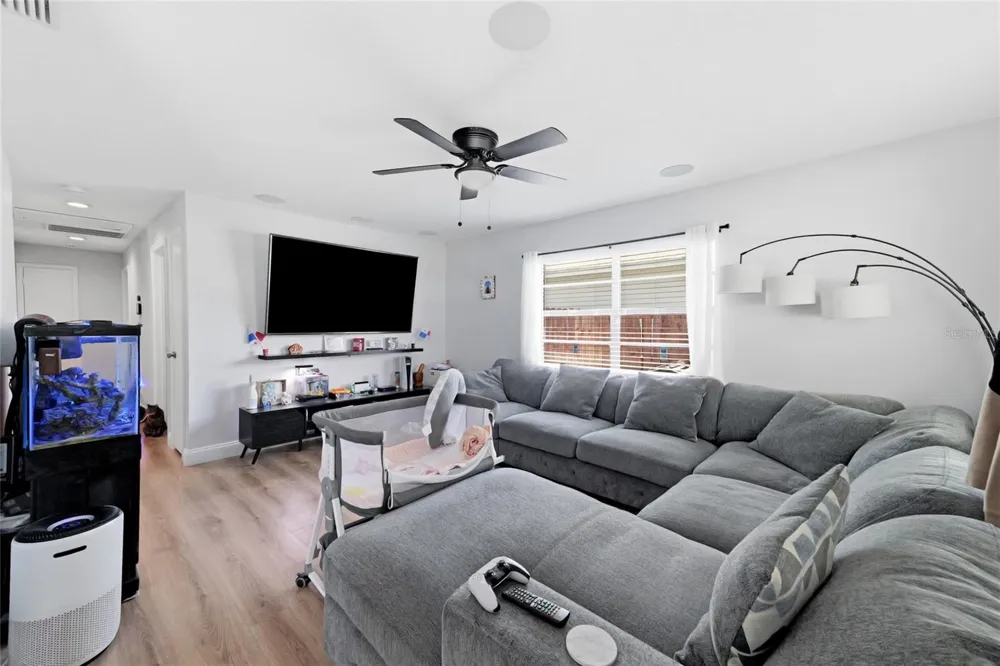 9407 21ST STREET Tampa, FL 33612
