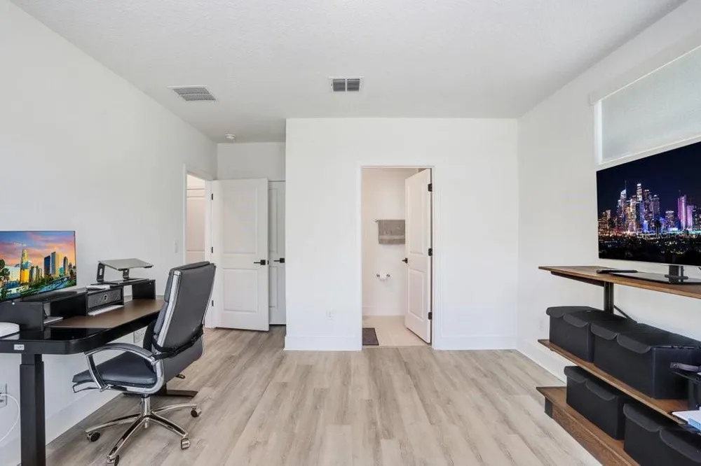 2506 W CLEVELAND STREET #20 Tampa, FL 33609