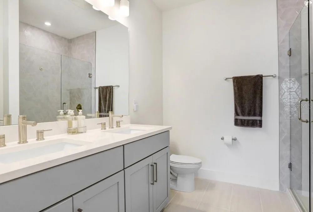 2506 W CLEVELAND STREET #20 Tampa, FL 33609