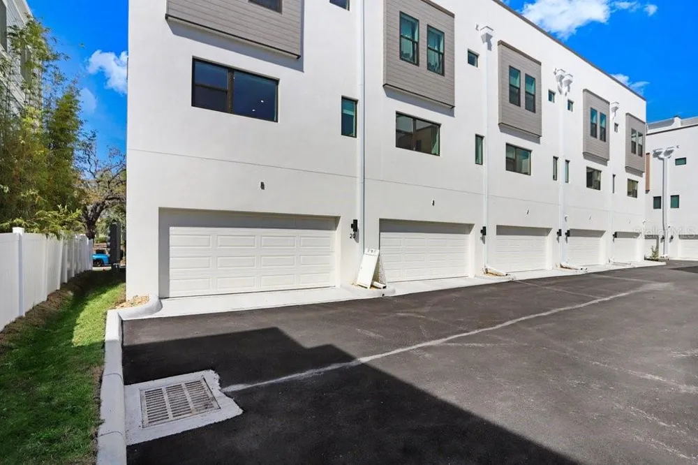 2506 W CLEVELAND STREET #20 Tampa, FL 33609
