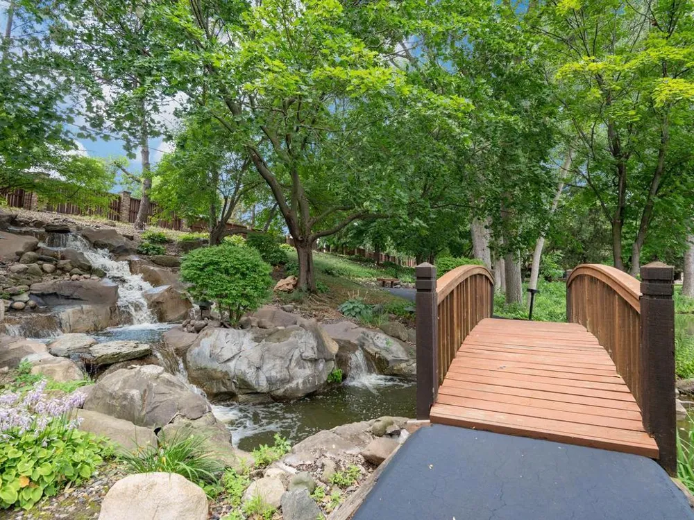 7786 Lochmere Terrace Edina, MN 55439