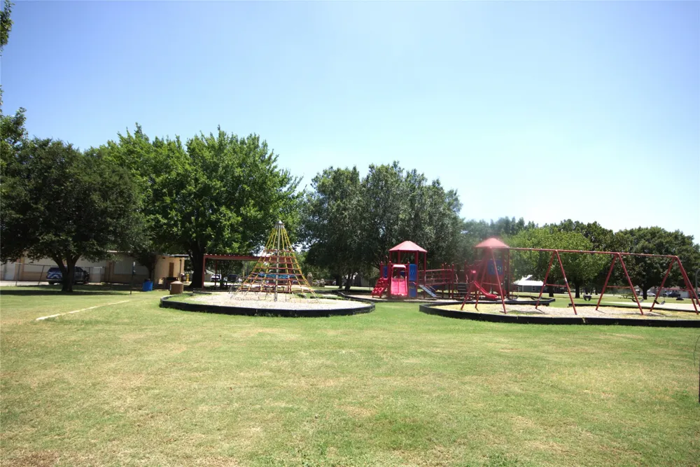 523 W 4th Street Justin, TX 76247