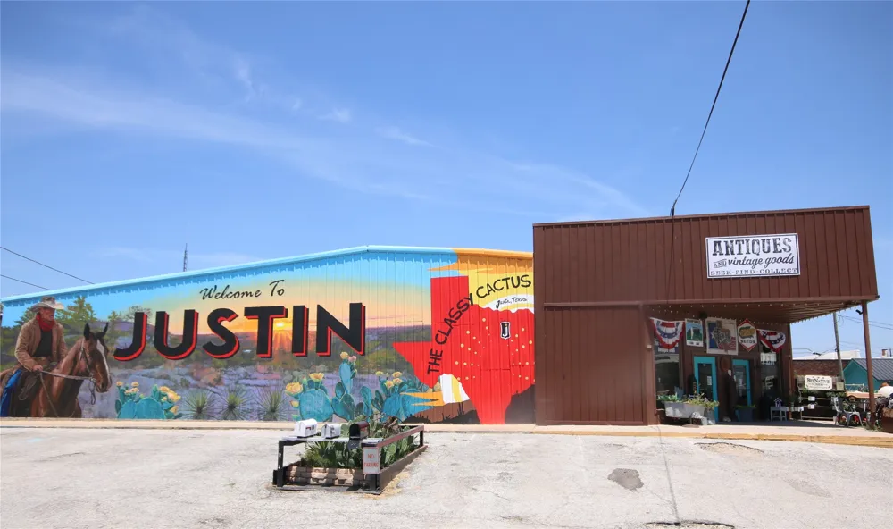 523 W 4th Street Justin, TX 76247