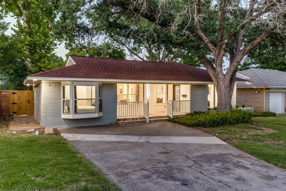 9026 Livenshire Drive Dallas, TX 75238