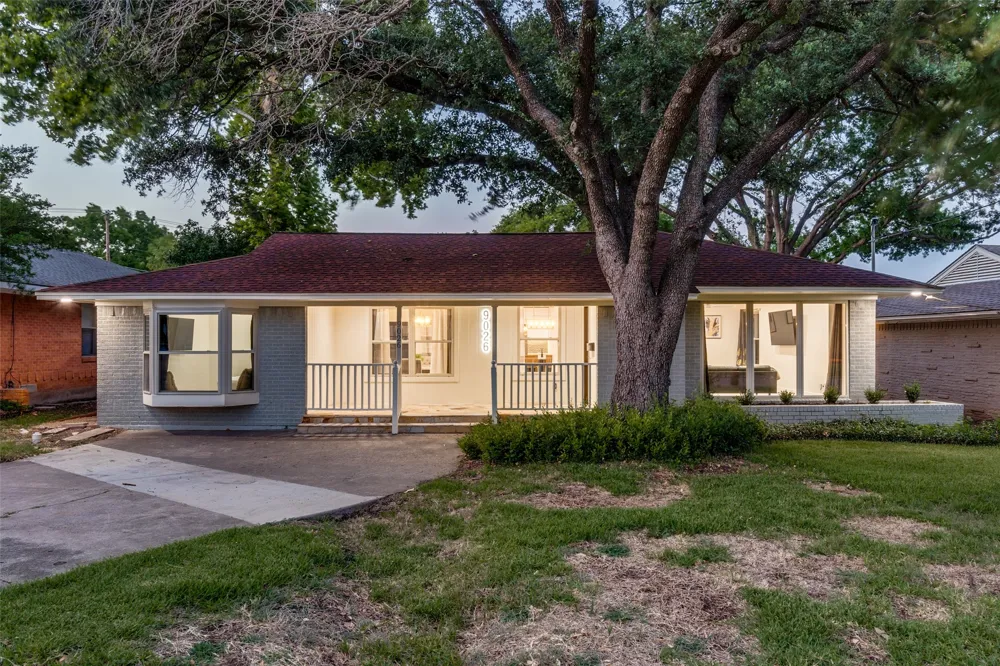 9026 Livenshire Drive Dallas, TX 75238