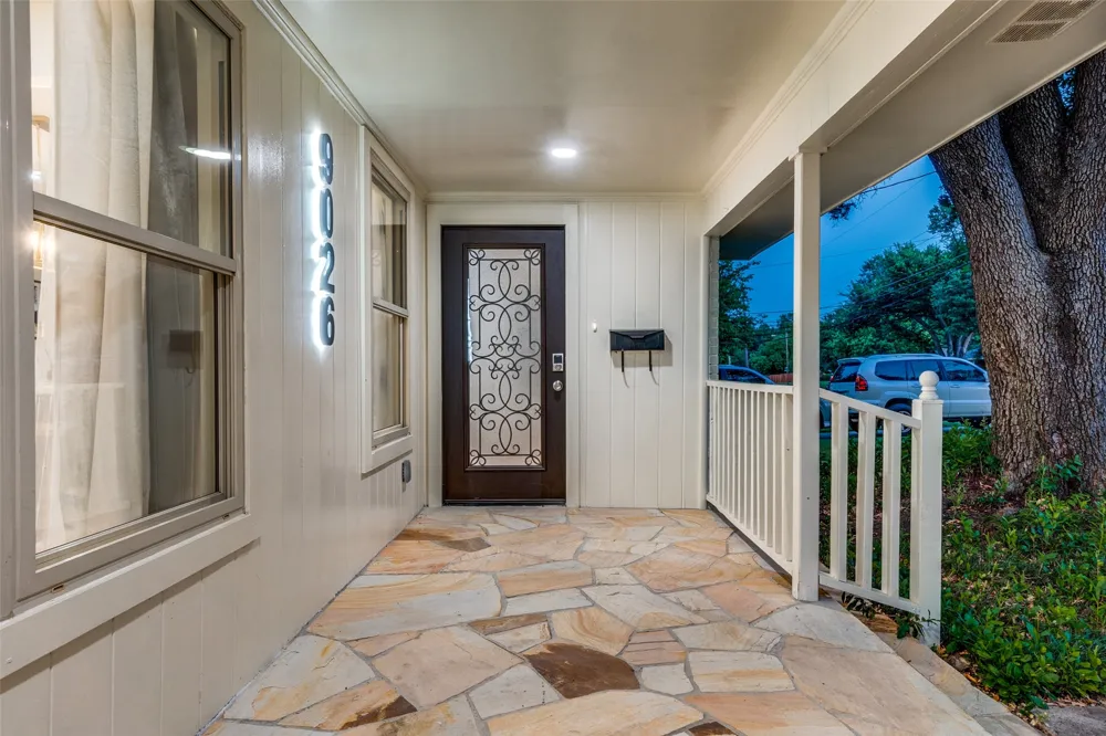 9026 Livenshire Drive Dallas, TX 75238