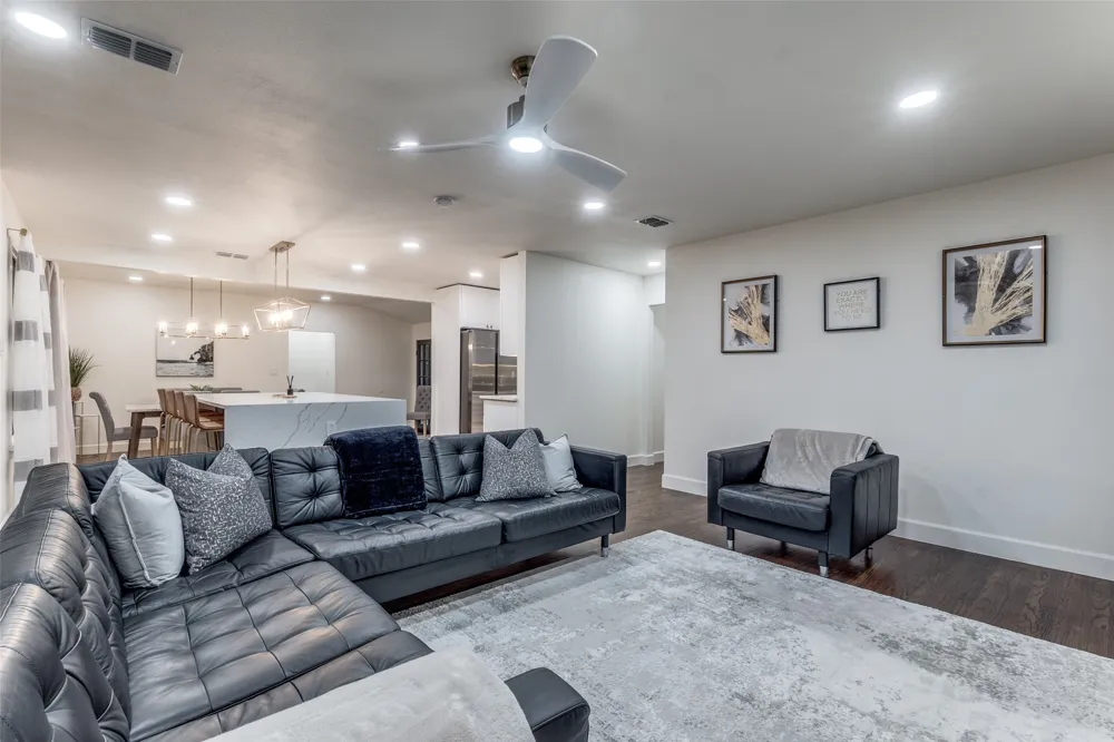 9026 Livenshire Drive Dallas, TX 75238