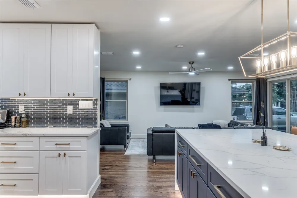 9026 Livenshire Drive Dallas, TX 75238