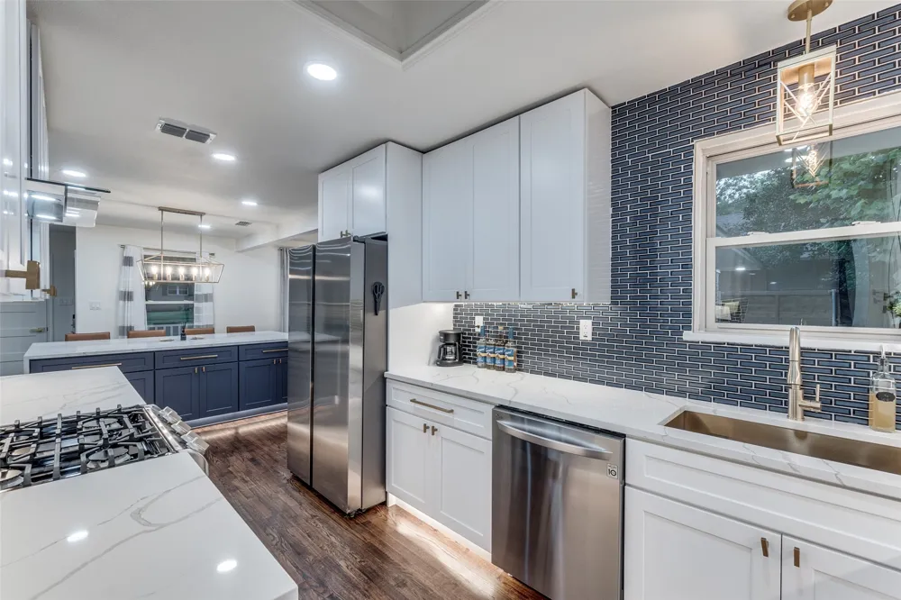 9026 Livenshire Drive Dallas, TX 75238