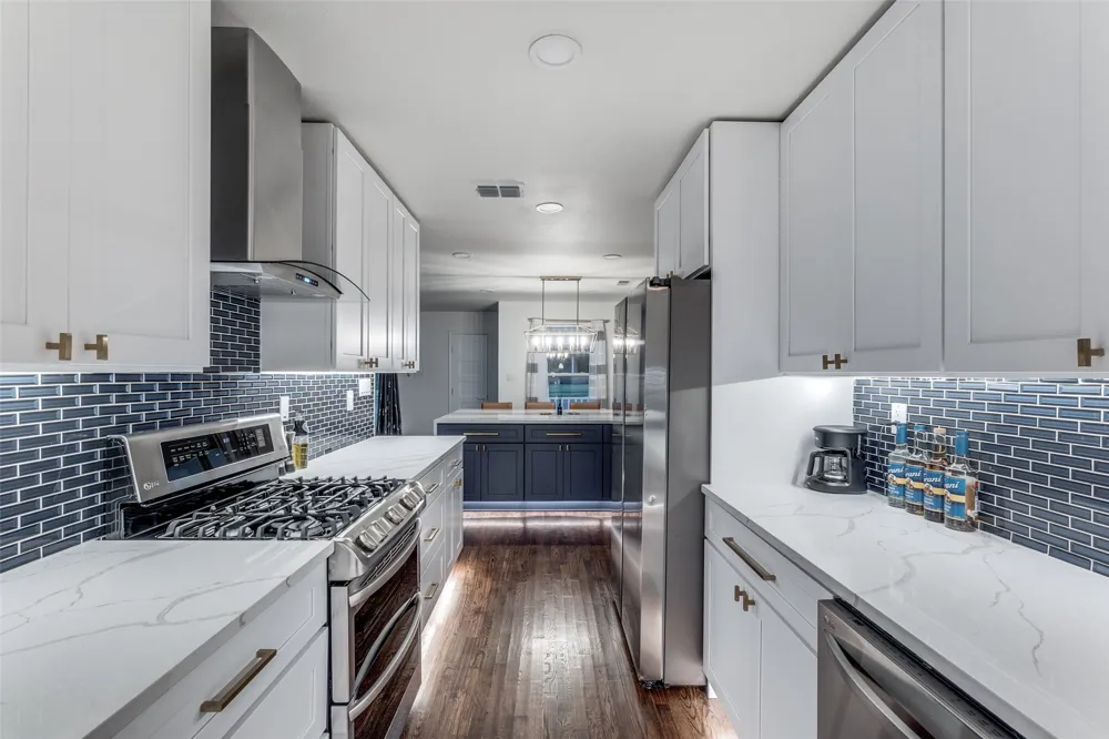 9026 Livenshire Drive Dallas, TX 75238
