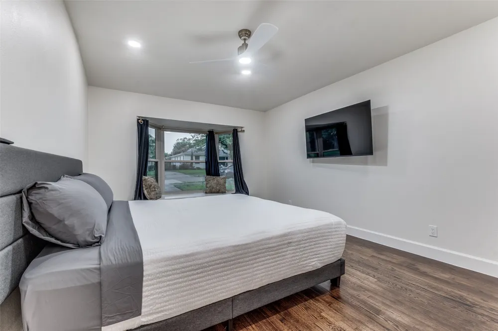 9026 Livenshire Drive Dallas, TX 75238