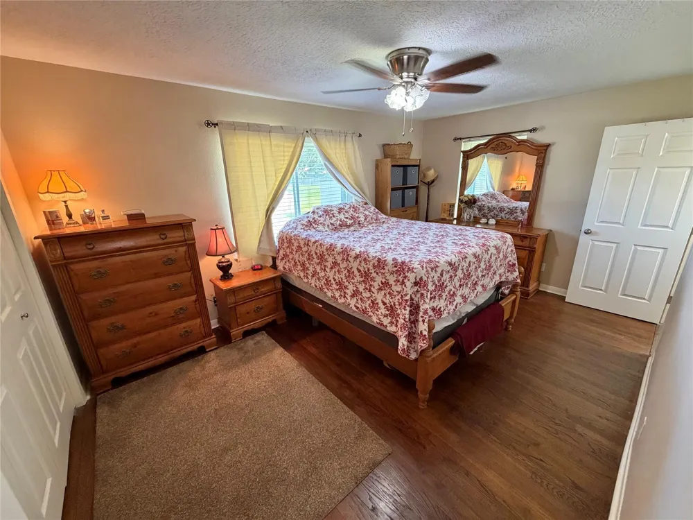5403 3rd Street Danbury, TX 77534