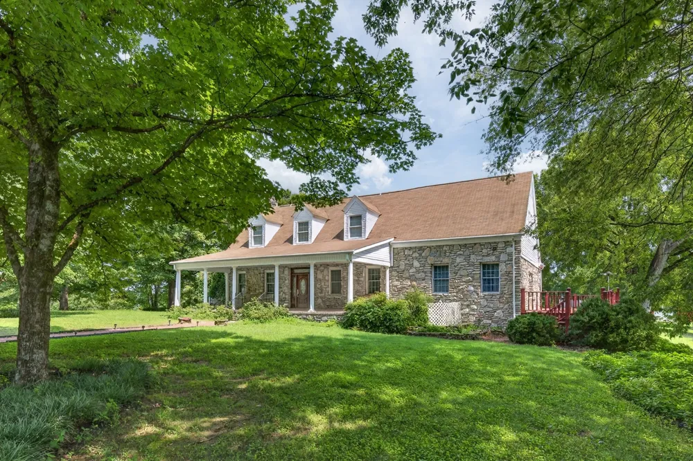 135 Clayton Ln Fayetteville, TN 37334