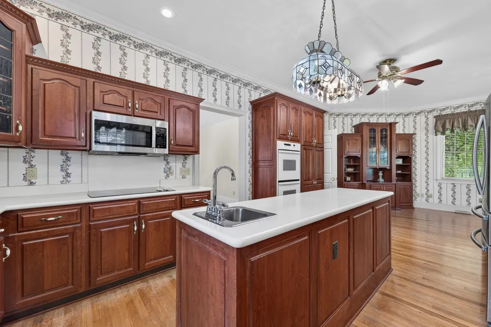135 Clayton Ln Fayetteville, TN 37334