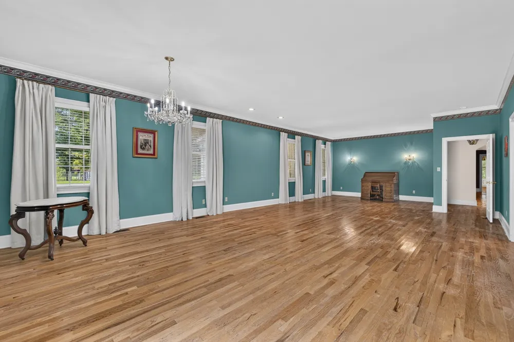 135 Clayton Ln Fayetteville, TN 37334