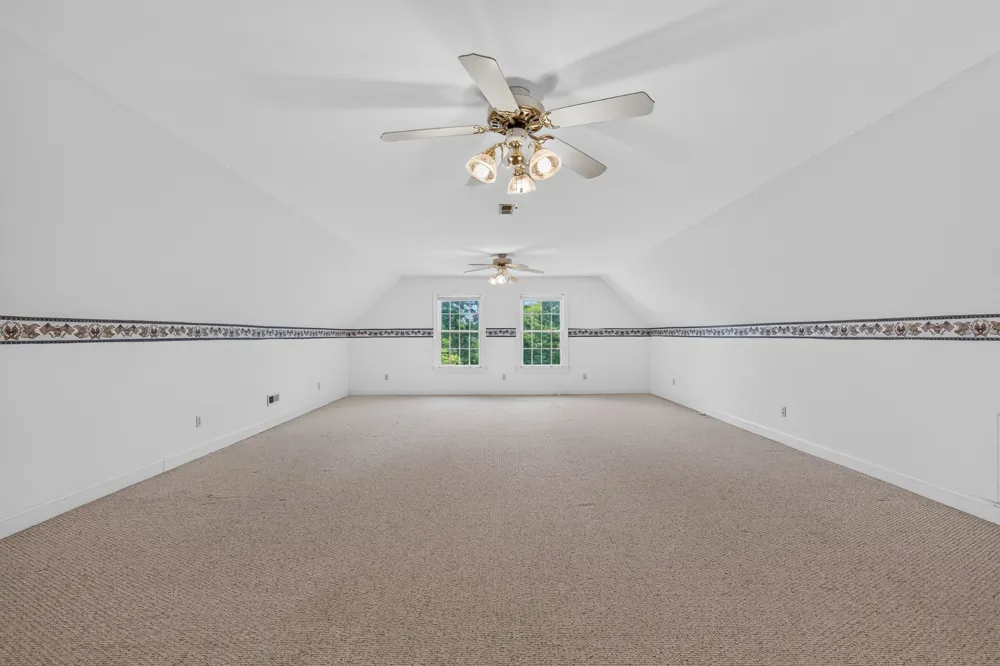 135 Clayton Ln Fayetteville, TN 37334