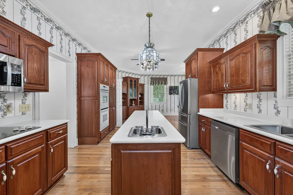 135 Clayton Ln Fayetteville, TN 37334