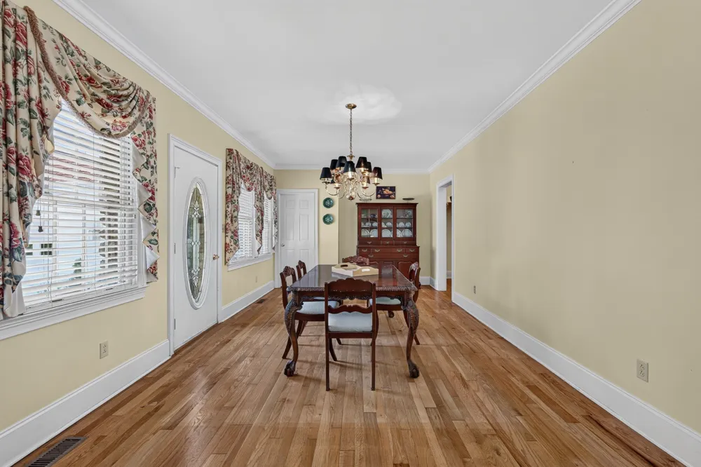 135 Clayton Ln Fayetteville, TN 37334