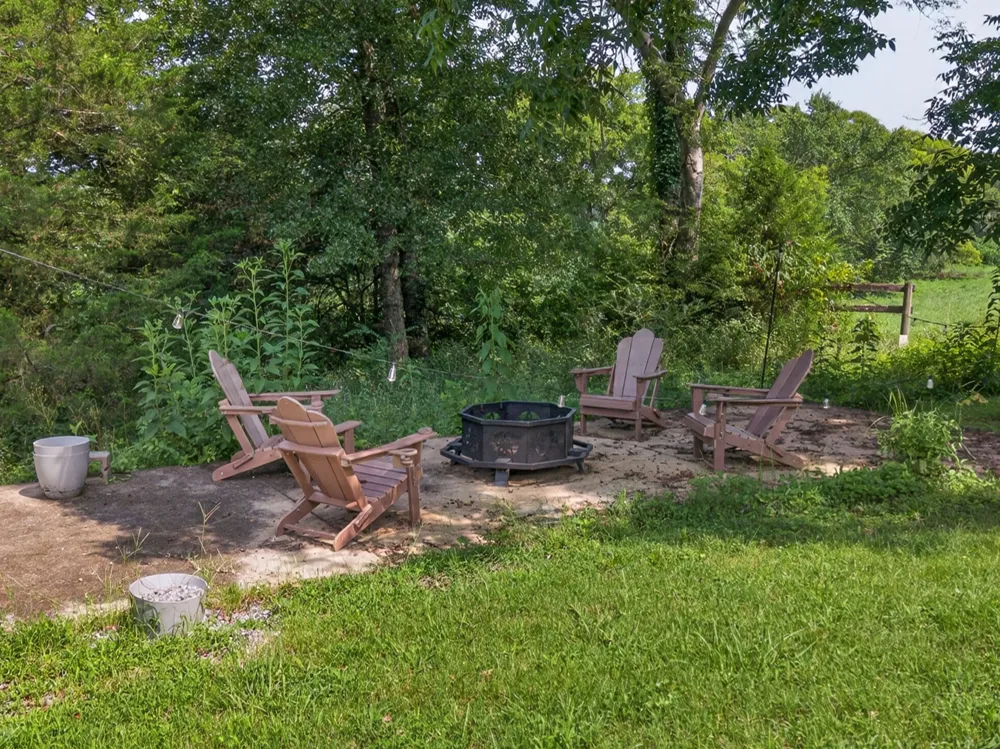 135 Clayton Ln Fayetteville, TN 37334