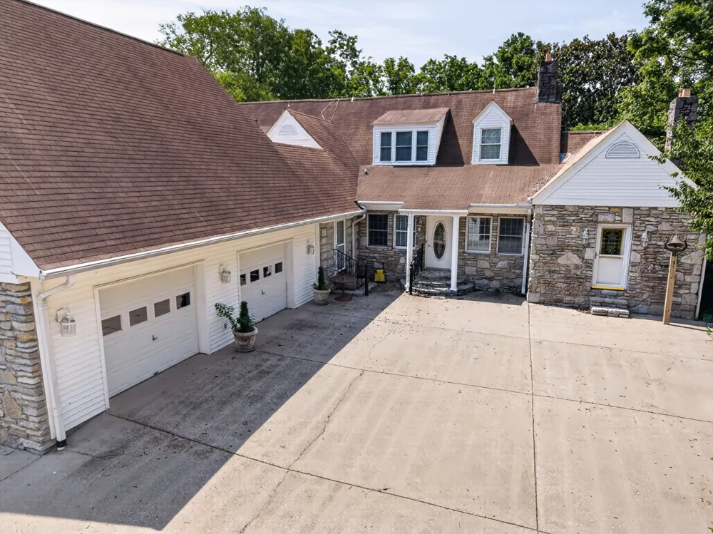 135 Clayton Ln Fayetteville, TN 37334