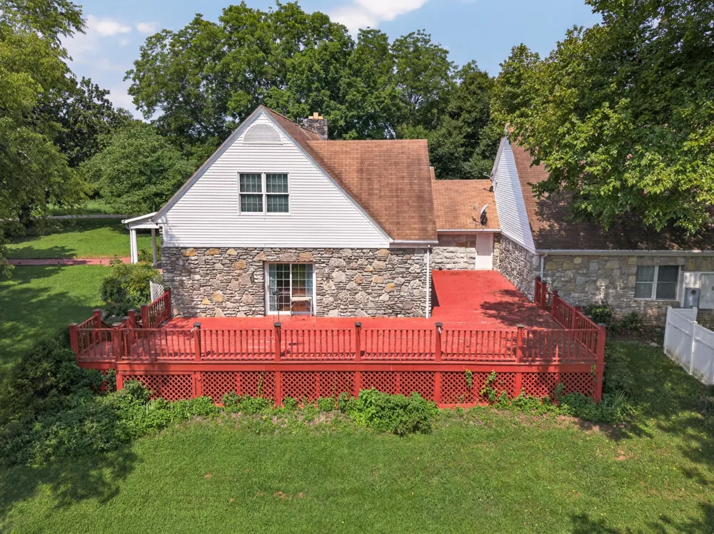 135 Clayton Ln Fayetteville, TN 37334