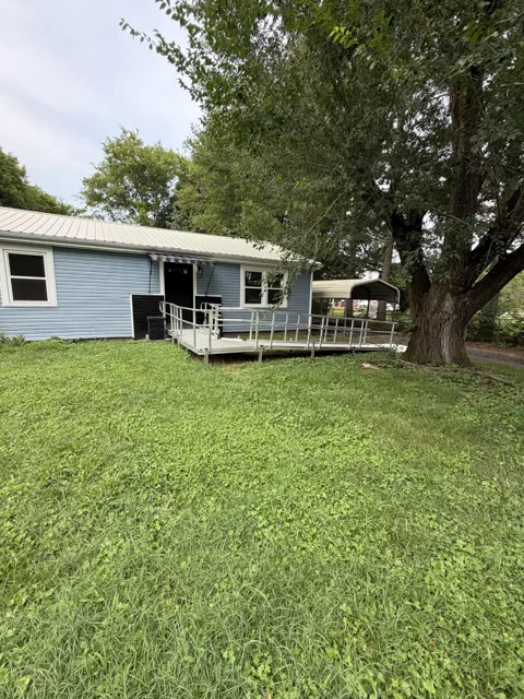 7204 Highway 76 W
