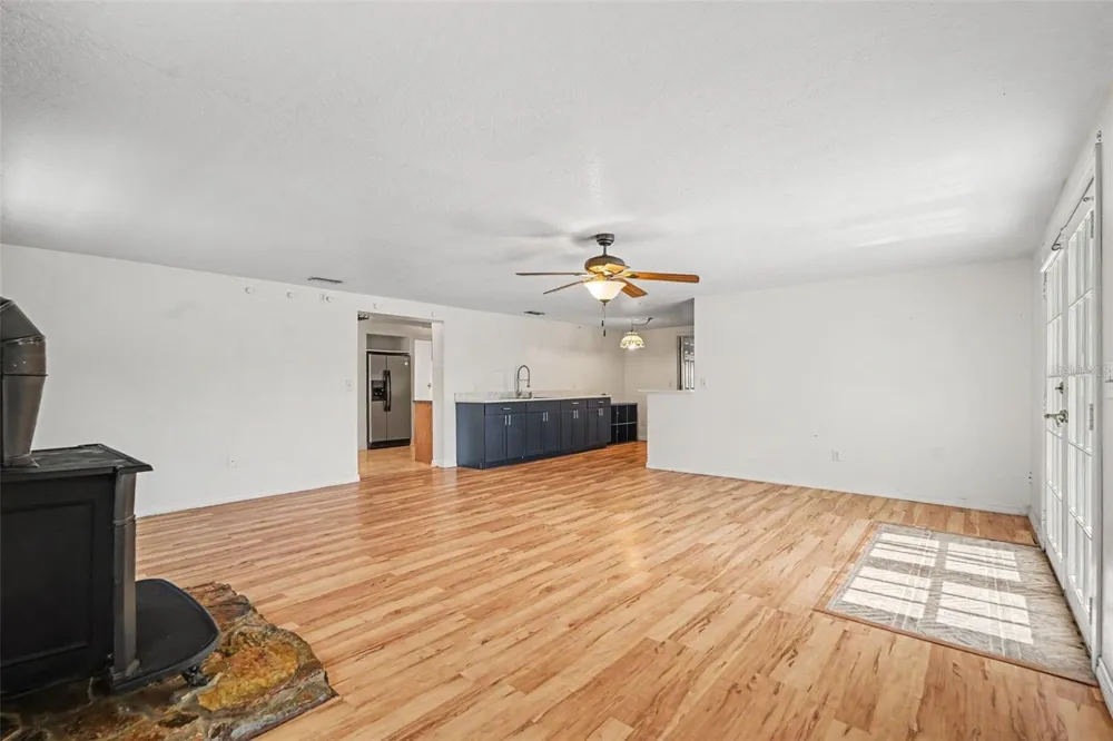 6006 N HUBERT AVE Tampa, FL 33614