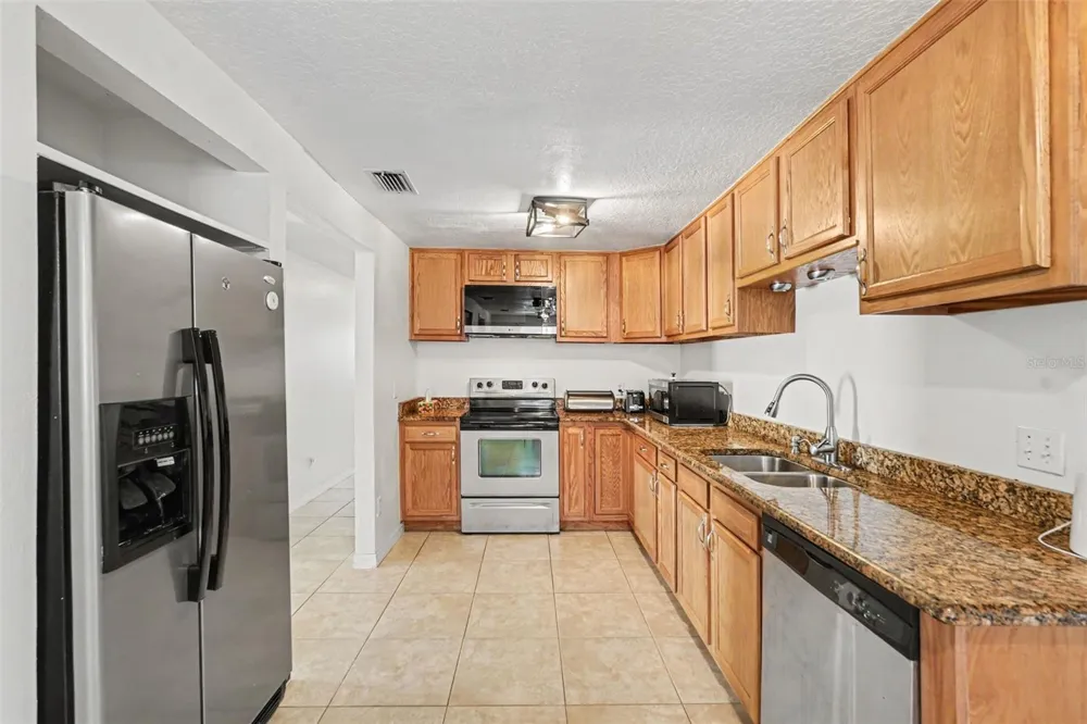 6006 N HUBERT AVE Tampa, FL 33614