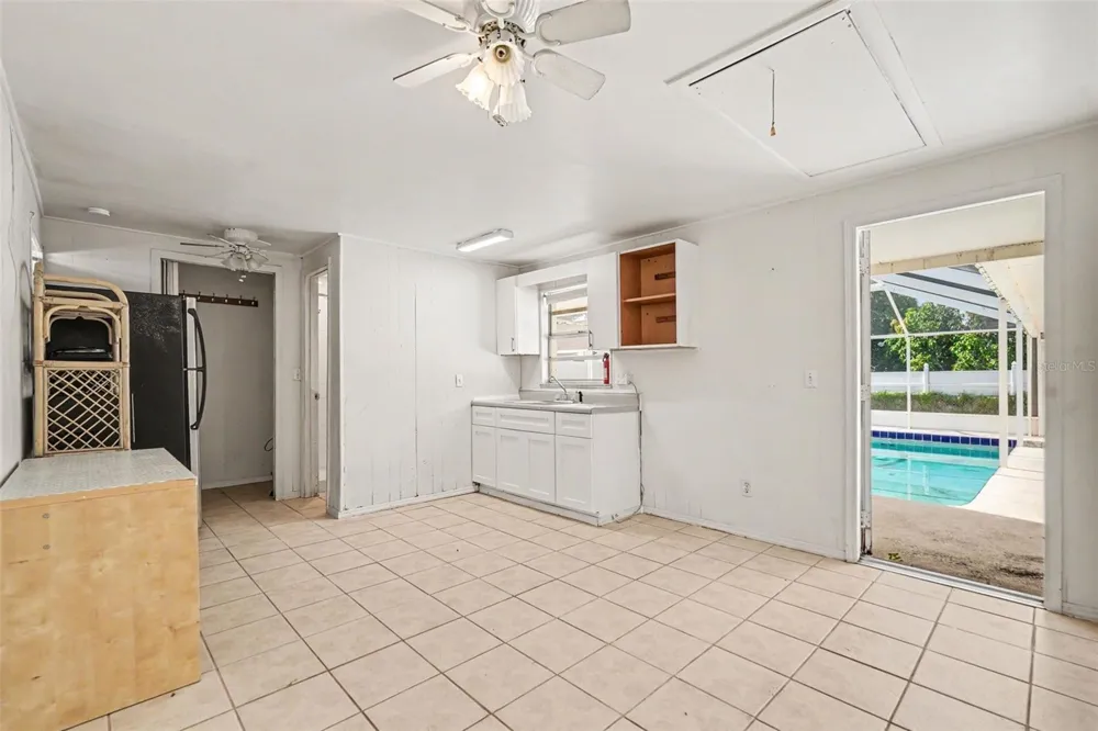 6006 N HUBERT AVE Tampa, FL 33614