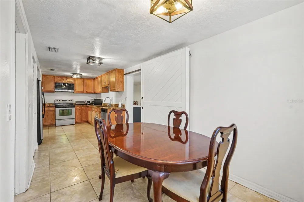 6006 N HUBERT AVE Tampa, FL 33614