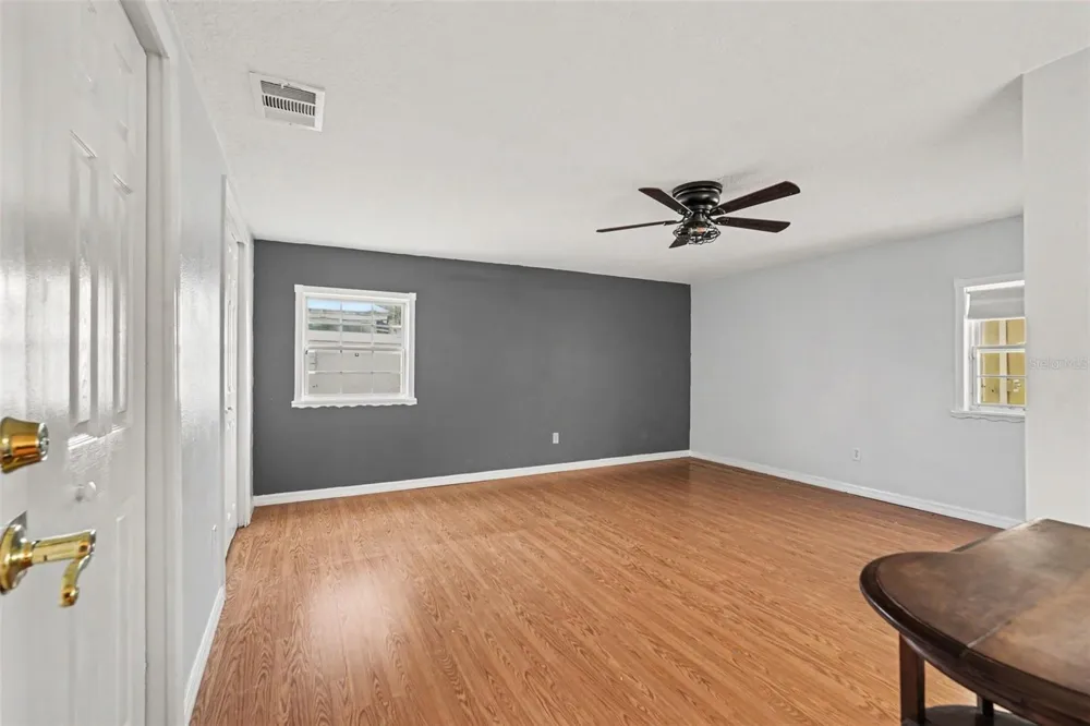 6006 N HUBERT AVE Tampa, FL 33614