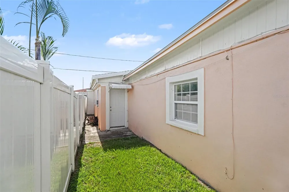 6006 N HUBERT AVE Tampa, FL 33614