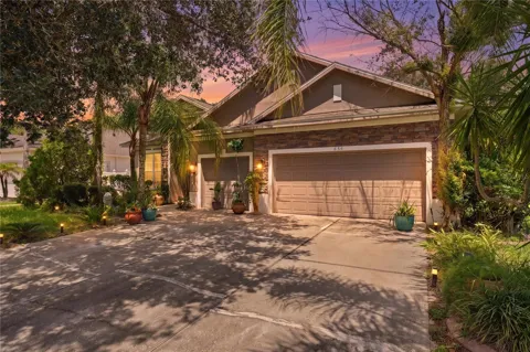 458 WOODFORD DRIVE