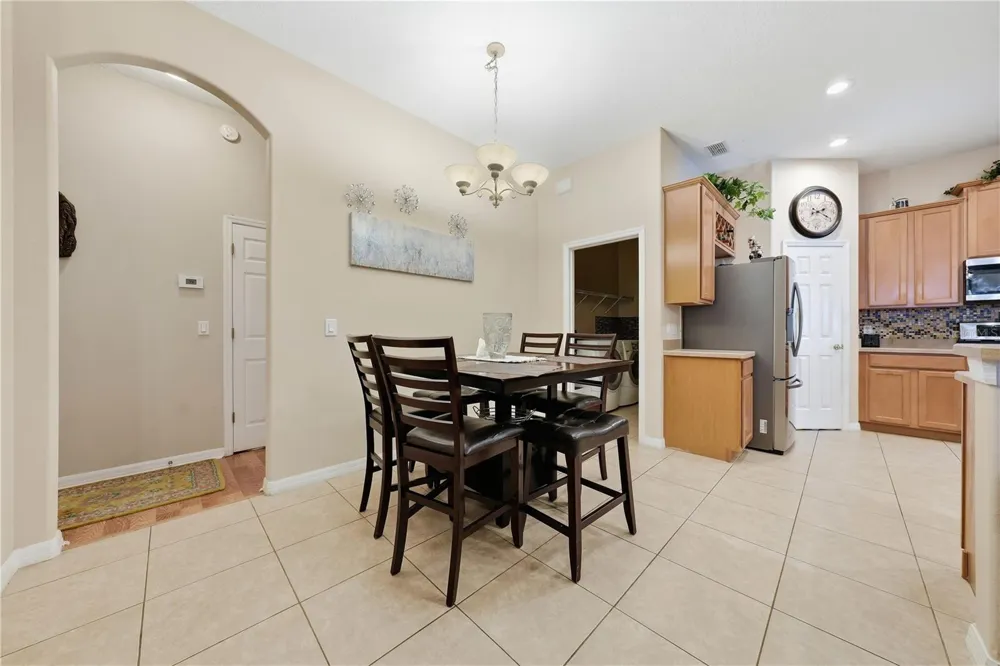 458 WOODFORD DRIVE Debary, FL 32713