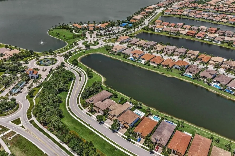 12143 S BAYPOINT CIRCLE Parkland, FL 33076